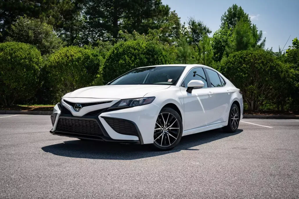 2023 Toyota Camry SE photo 1