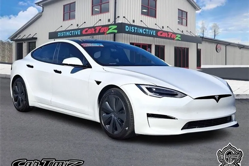 2022 Tesla Model S photo 1