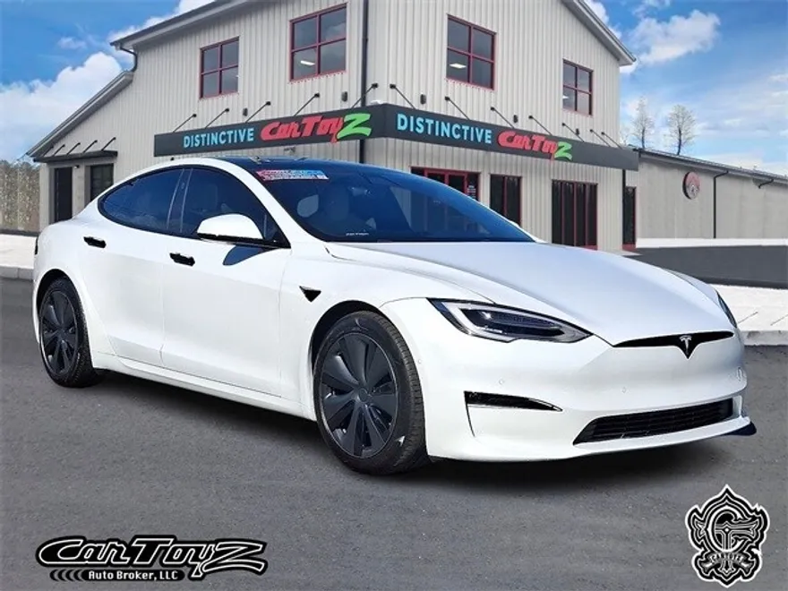 2022 Tesla Model S photo 1