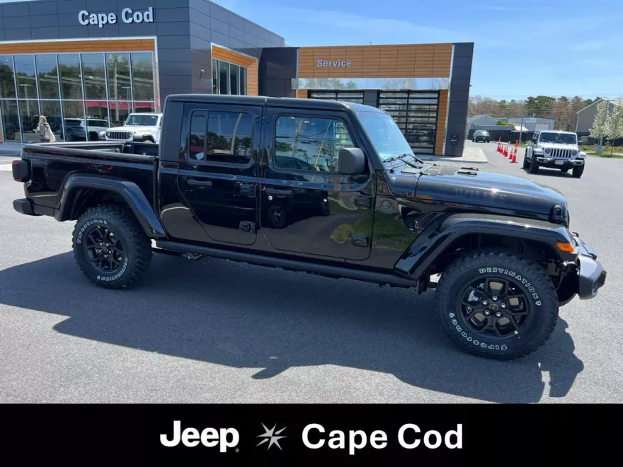 2025 Jeep Gladiator Willys photo 1