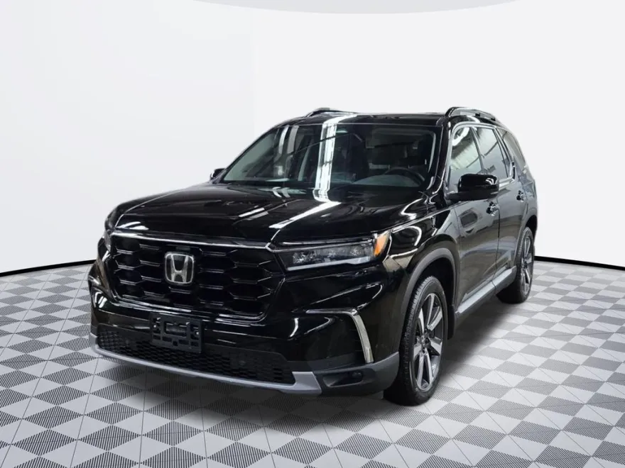 2023 Honda Pilot Touring photo 1