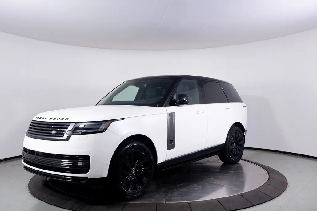 2024 Land Rover Range Rover SV photo 1