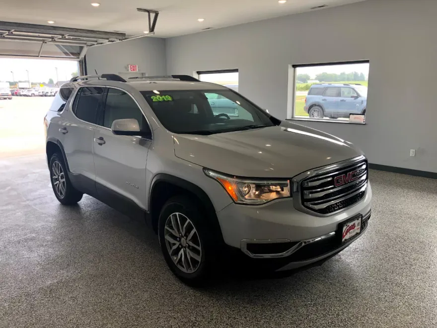 2019 Gmc Acadia SLE photo 1