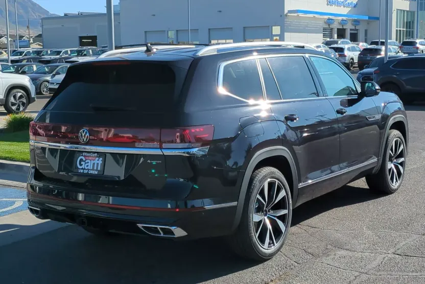 2026 Volkswagen Atlas SEL Premium R-Line photo 1