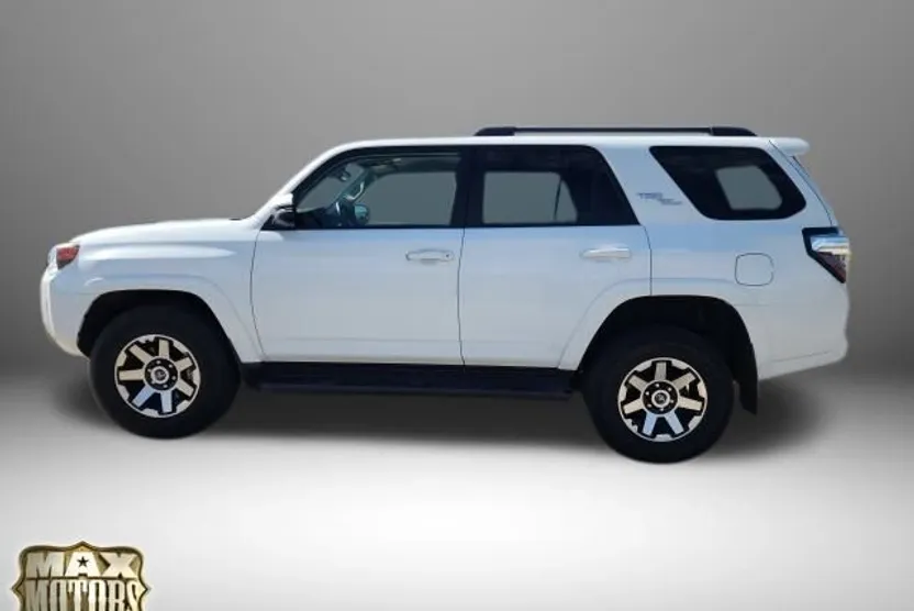 2024 Toyota 4Runner TRD Off-Road Premium photo 1