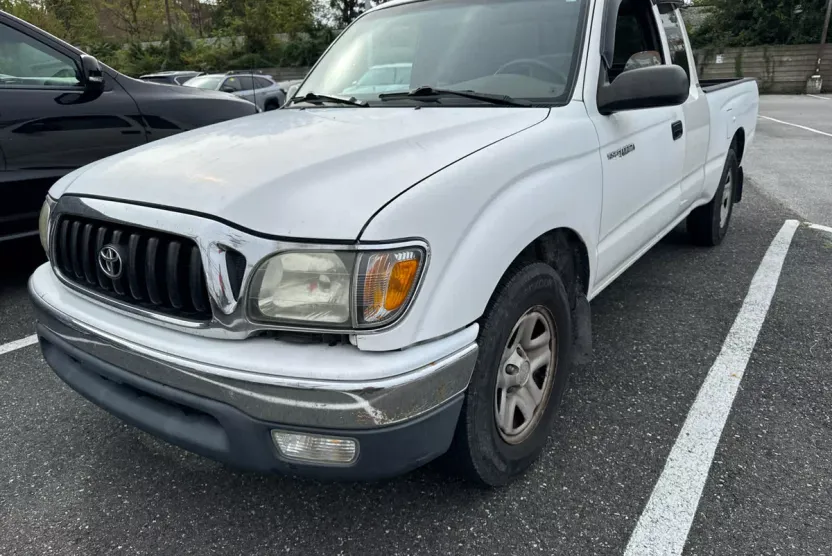 2001 Toyota Tacoma XtraCab photo 1