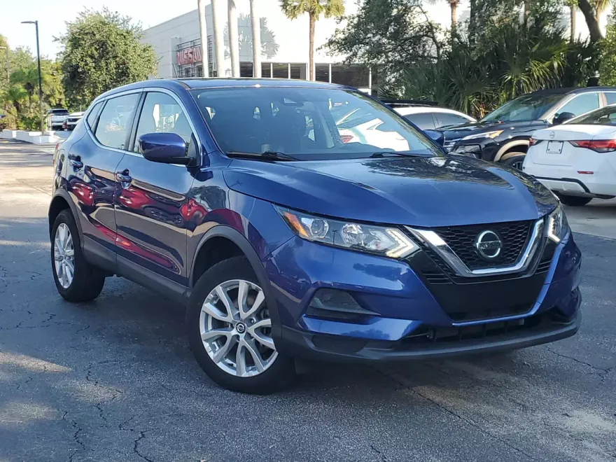 2020 Nissan Rogue Sport S photo 1