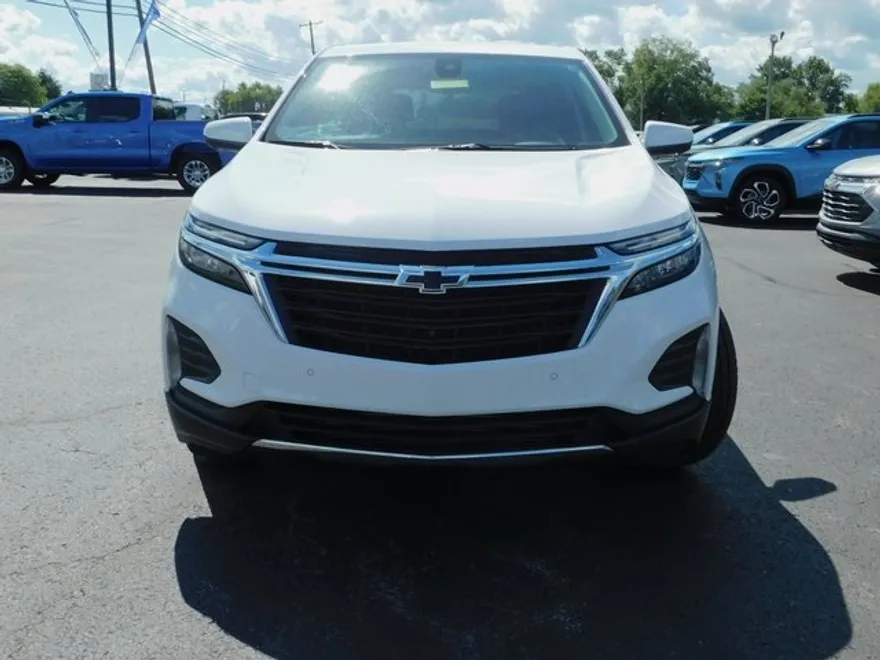 2022 Chevrolet Equinox LT photo 1