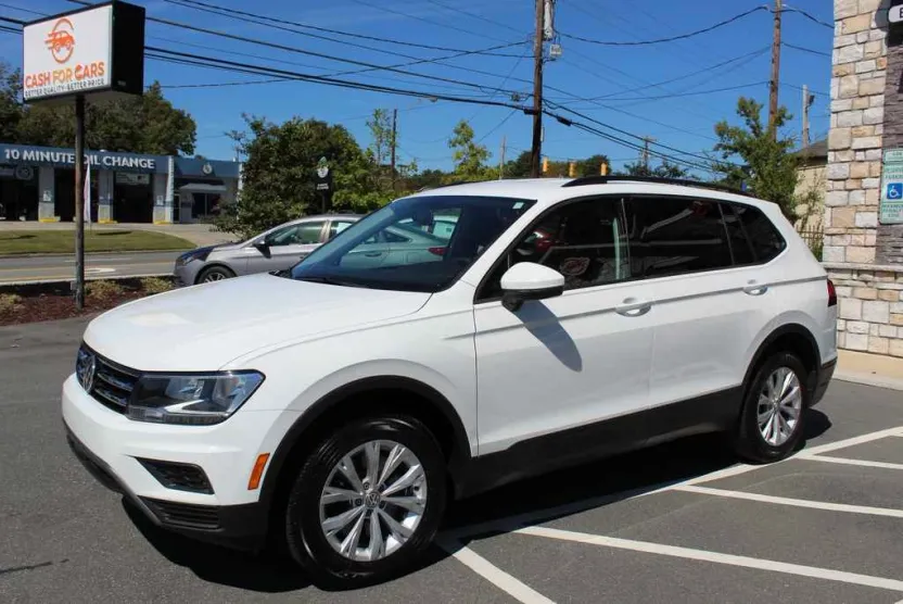 2020 Volkswagen Tiguan S photo 1