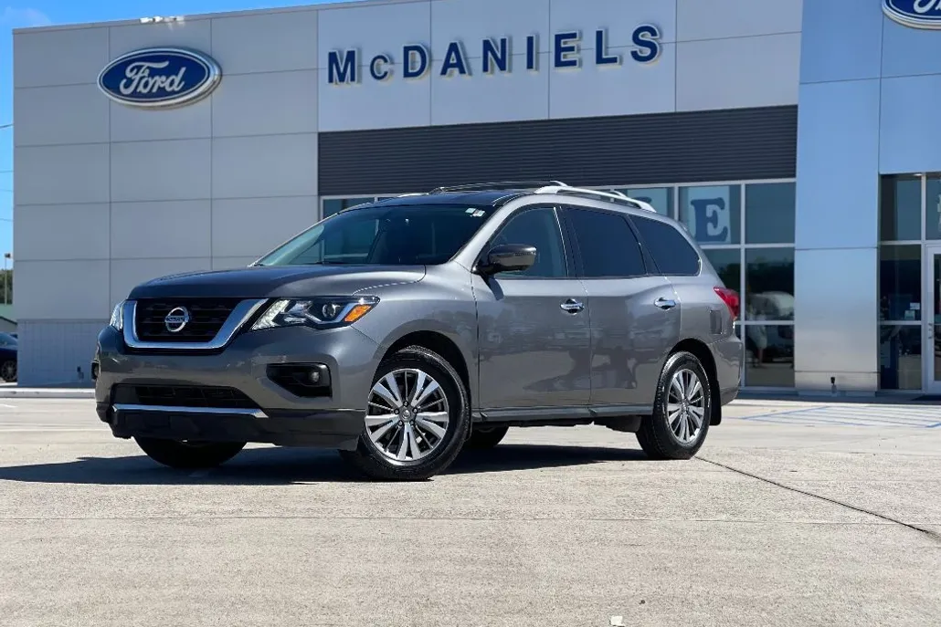 2020 Nissan Pathfinder SL photo 1