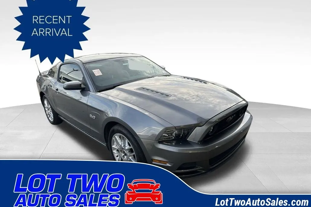 2013 Ford Mustang GT Premium photo 1