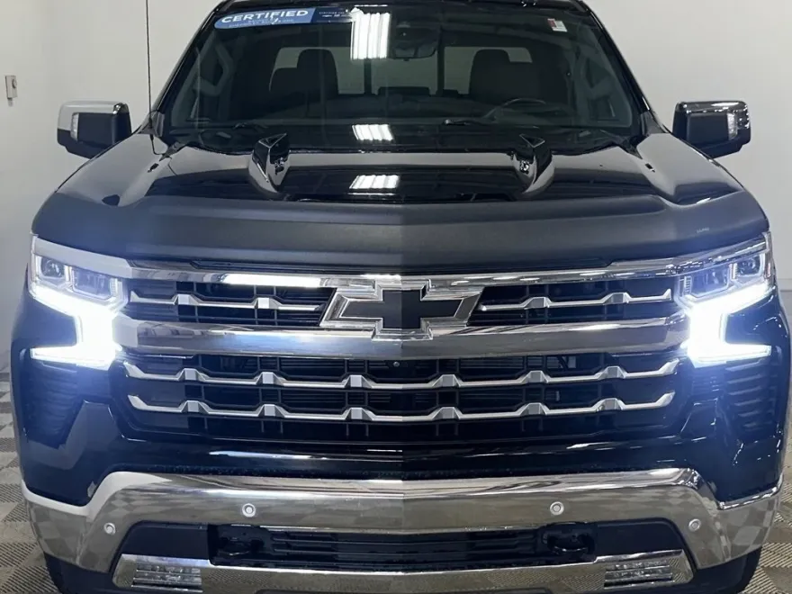 2023 Chevrolet Silverado 1500 LTZ photo 1