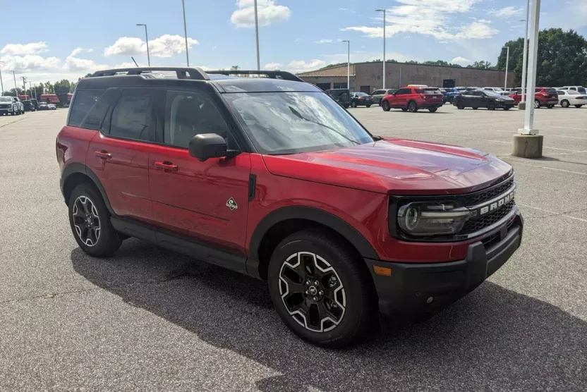 2025 Ford Bronco Sport Outer Banks photo 1
