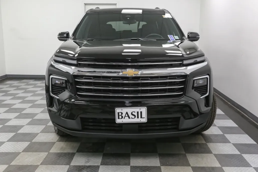 2025 Chevrolet Traverse photo 1