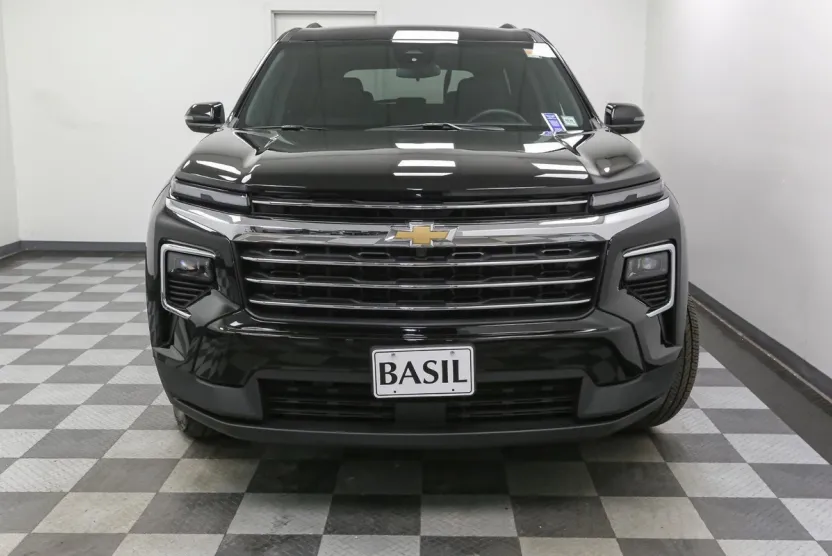 2025 Chevrolet Traverse photo 1
