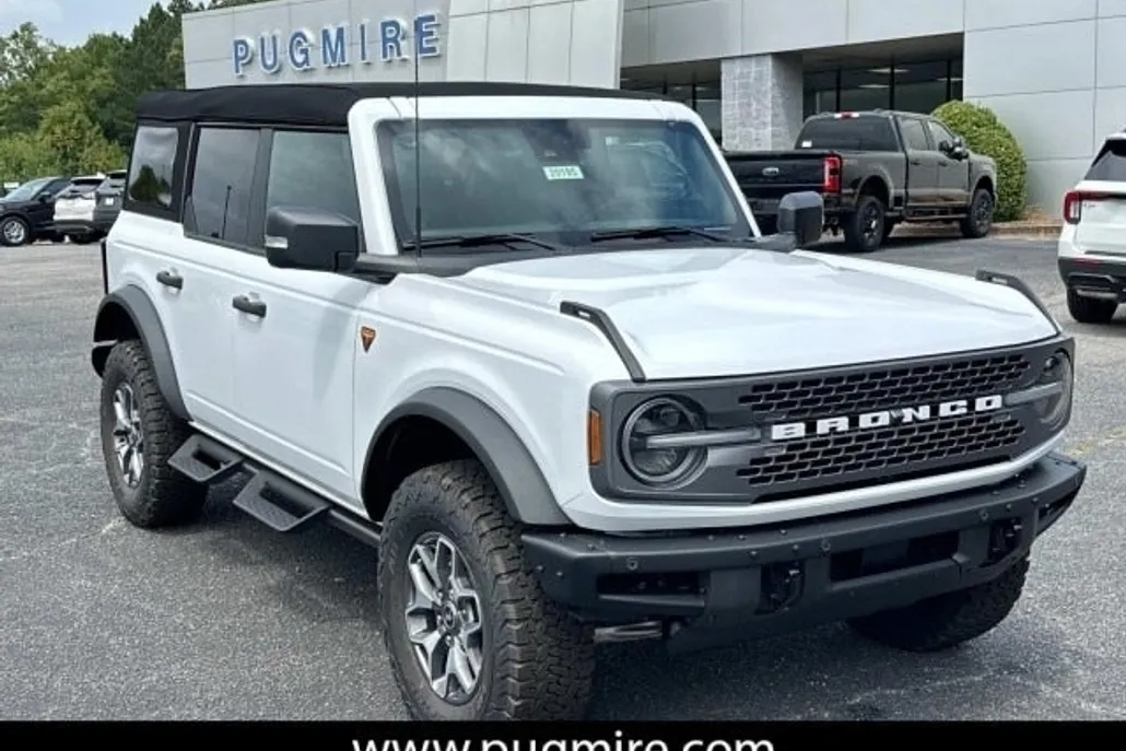 2024 Ford Bronco Badlands photo 1