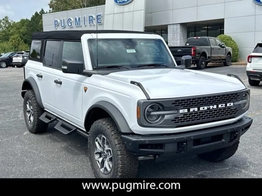 2024 Ford Bronco Badlands photo 1