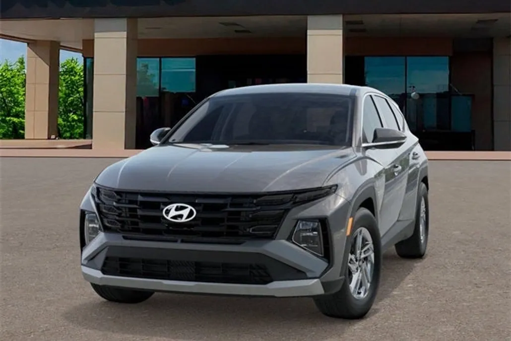2025 Hyundai Tucson SE photo 1