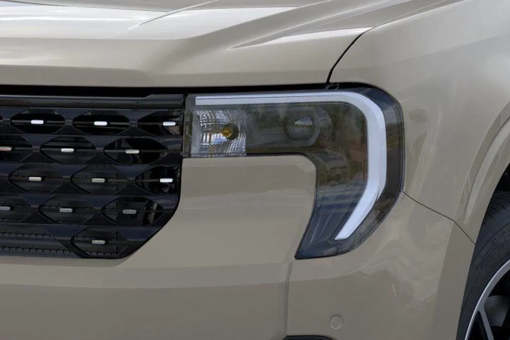 2025 Ford Maverick Lariat photo 1