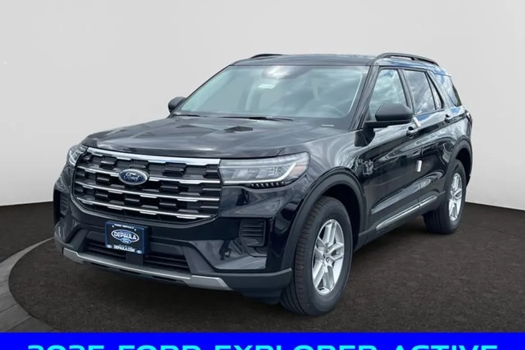 2025 Ford Explorer photo 1