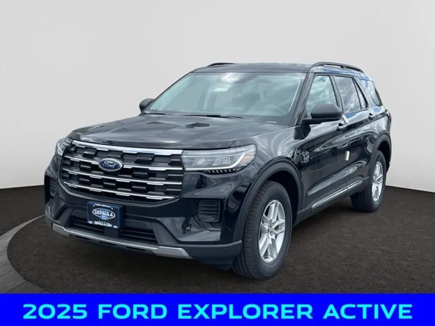 2025 Ford Explorer photo 1