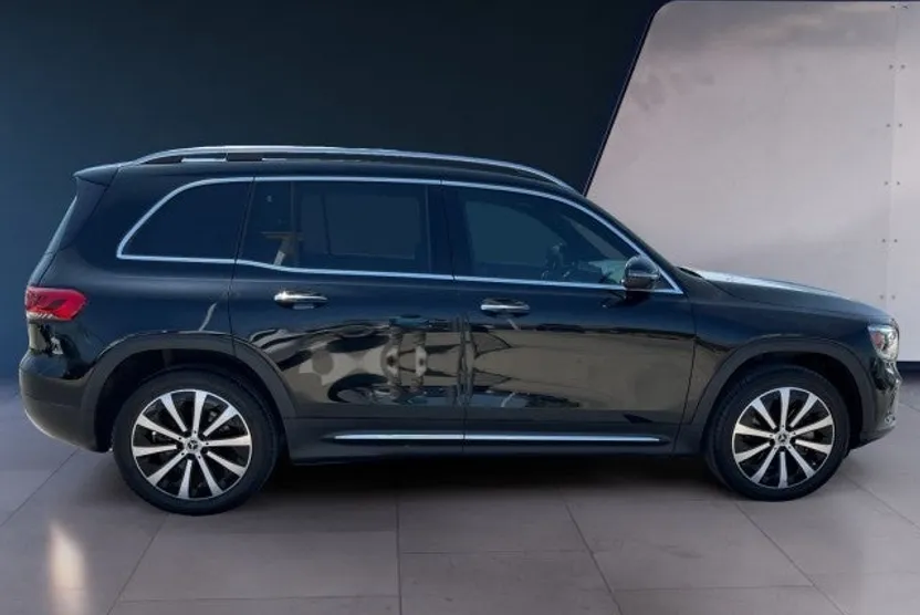 2021 Mercedes Benz GLB 250 photo 1