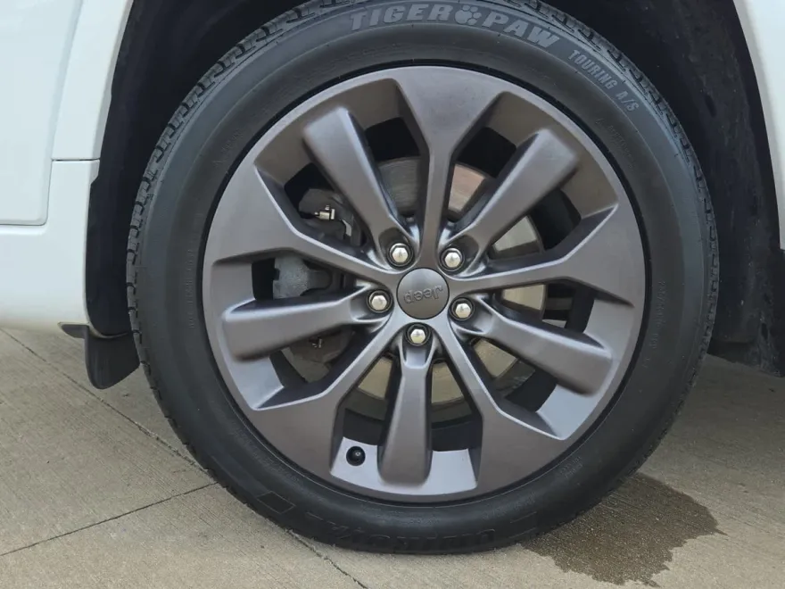 2020 Jeep Cherokee Limited photo 1