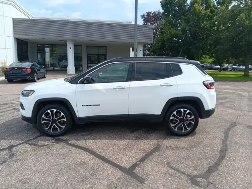 2023 Jeep Compass Limited photo 1