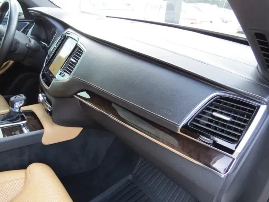 2017 Volvo XC90 Inscription photo 1