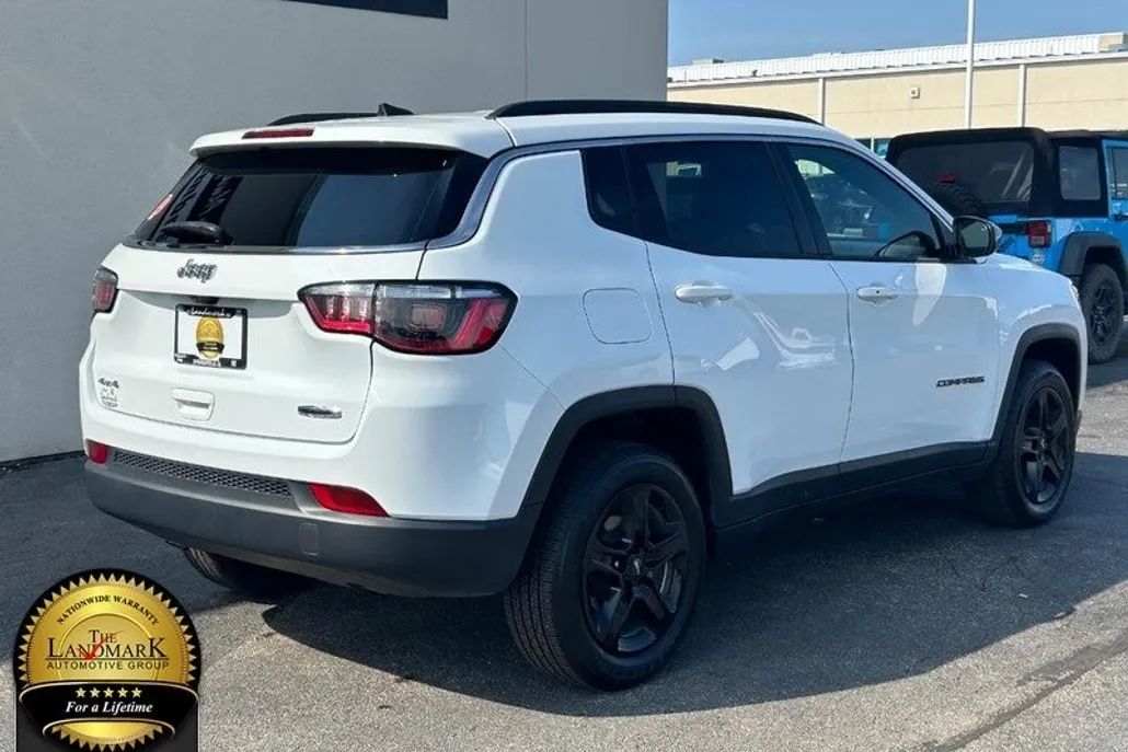 2024 Jeep Compass Latitude photo 1