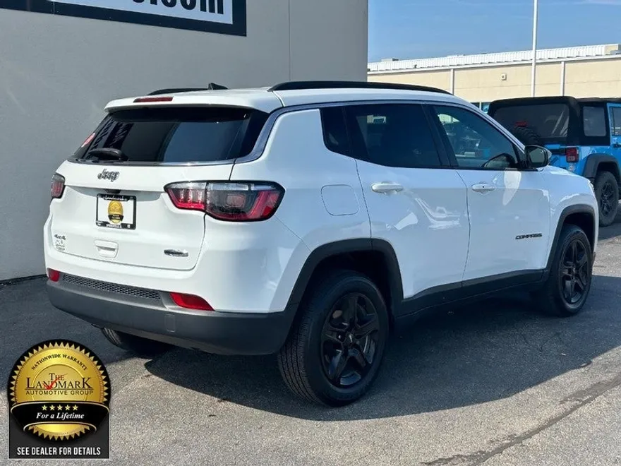 2024 Jeep Compass Latitude photo 1