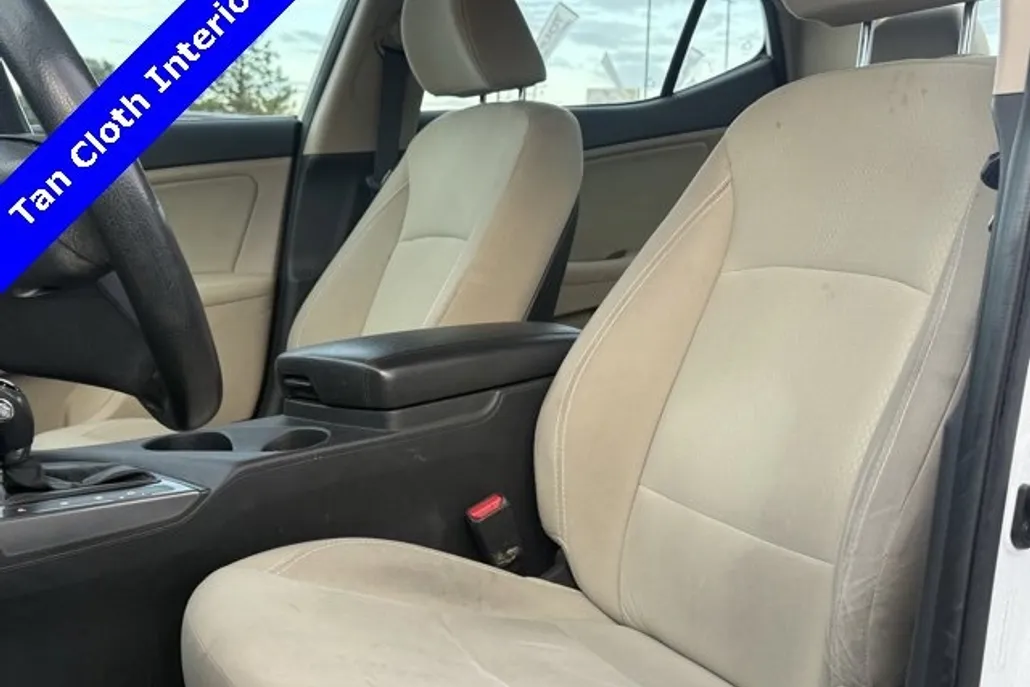 2013 Kia Optima LX photo 1