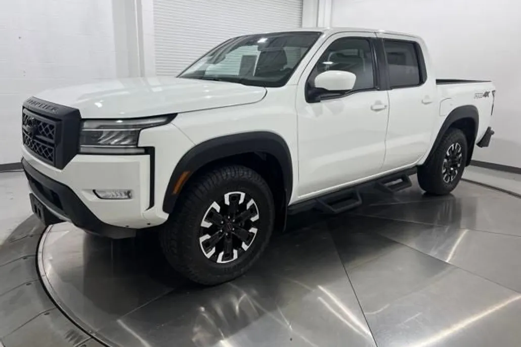 2022 Nissan Frontier PRO-4X photo 1