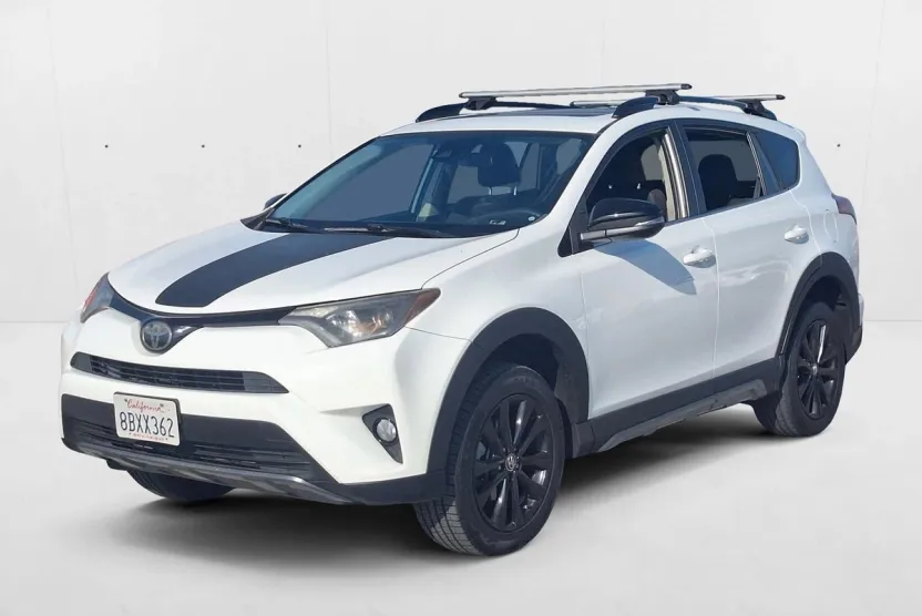 2018 Toyota RAV4 Adventure photo 1