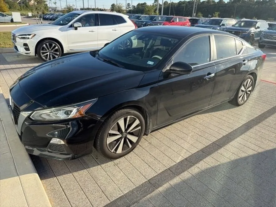 2022 Nissan Altima 2.5 SV photo 1