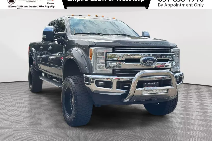 2017 Ford F-250 Lariat photo 1