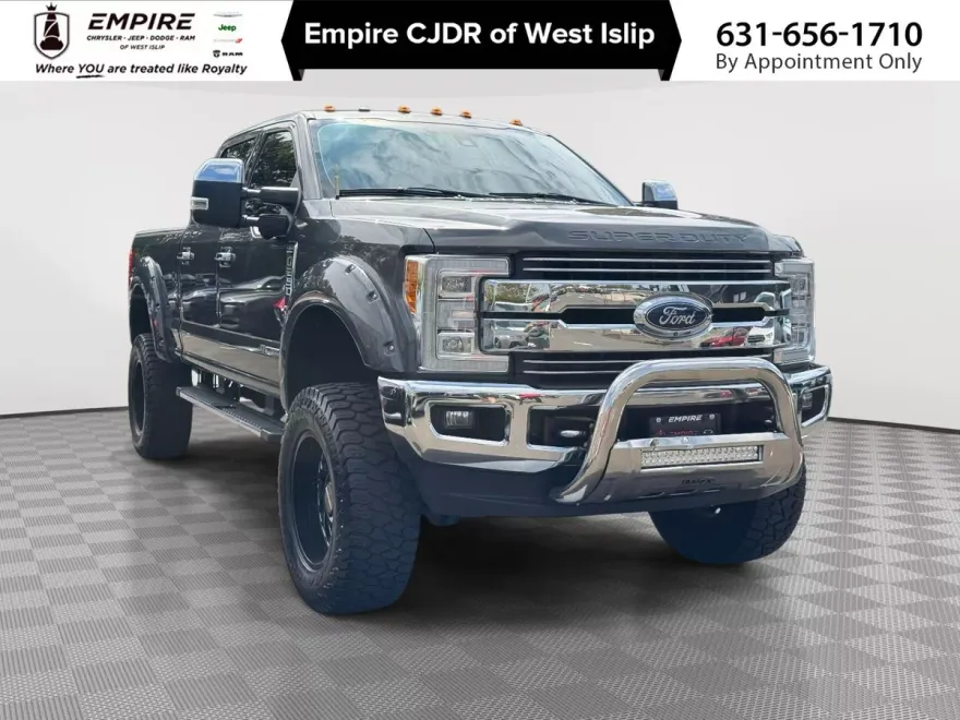 2017 Ford F-250 Lariat photo 1