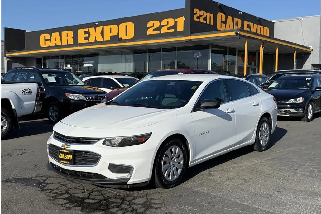 2016 Chevrolet Malibu L photo 1