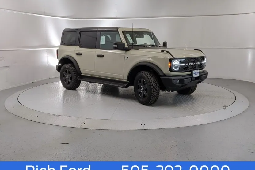 2025 Ford Bronco Outer Banks photo 1