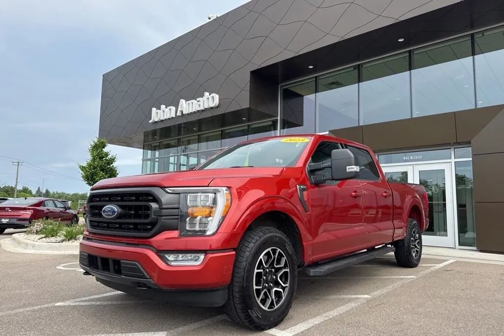 2023 Ford F-150 XLT photo 1