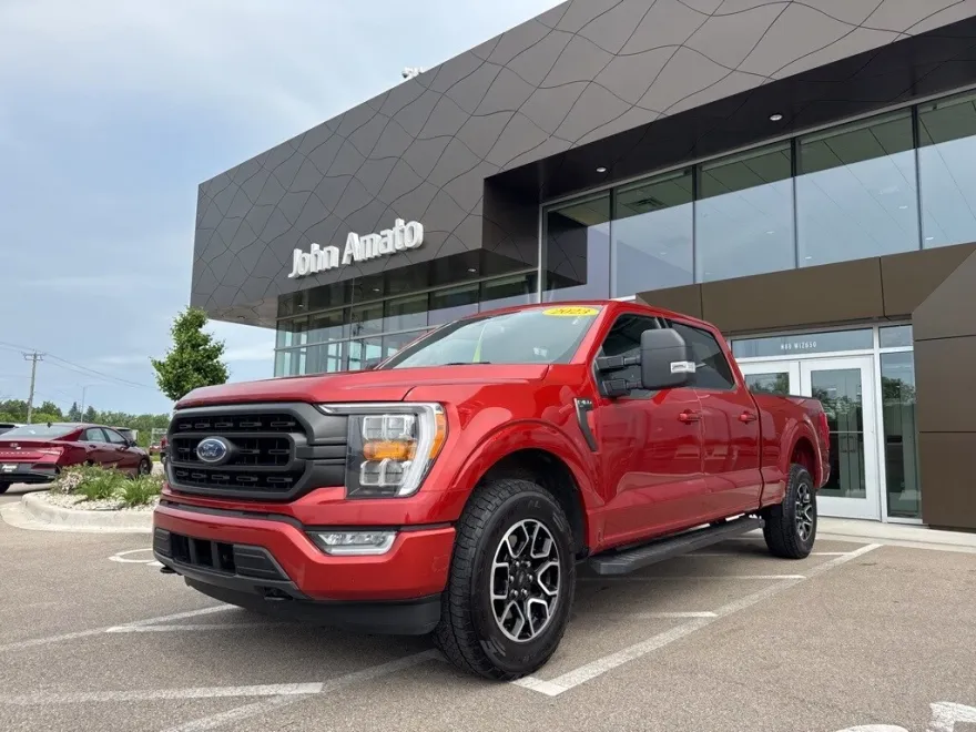 2023 Ford F-150 XLT photo 1