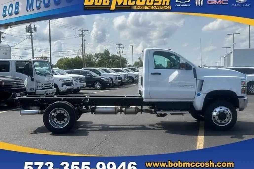2024 Chevrolet Silverado 5500HD Work Truck photo 1