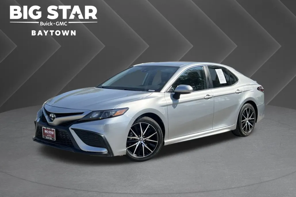2024 Toyota Camry SE photo 1