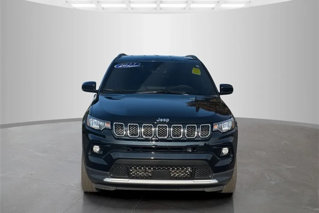 2023 Jeep Compass Limited photo 1