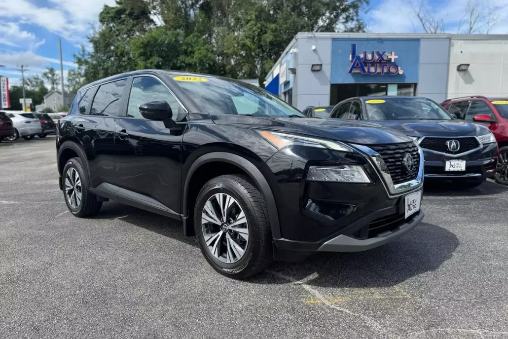 2022 Nissan Rogue SV photo 1