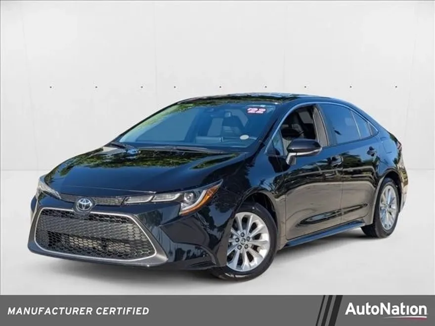 2022 Toyota Corolla XLE photo 1