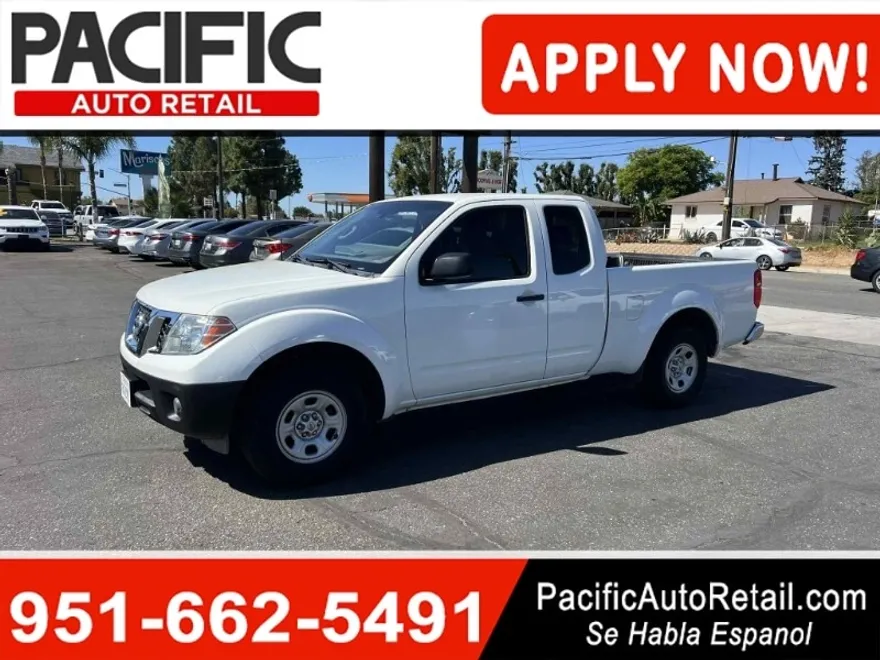 2015 Nissan Frontier S photo 1