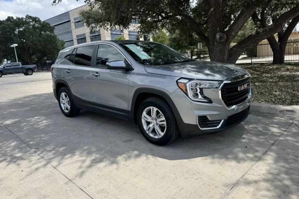 2024 Gmc Terrain SLE photo 1