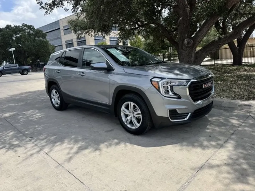 2024 Gmc Terrain SLE photo 1