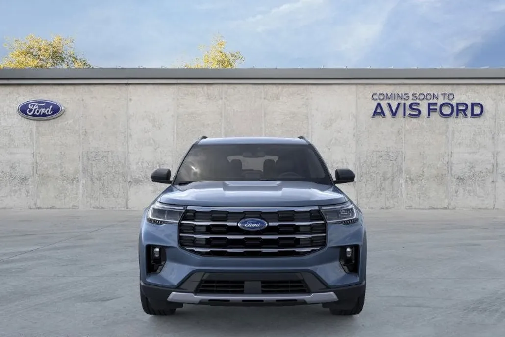 2025 Ford Explorer photo 1